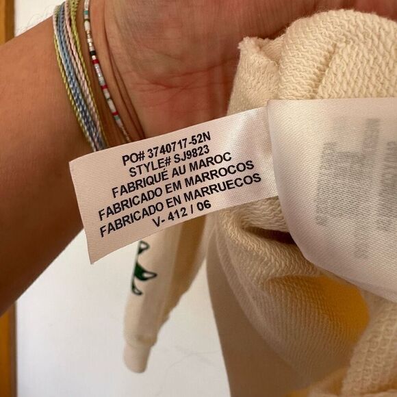 Lacoste Boy's Cream Holiday Badge Crewneck Sweatshirt - Picture 11 of 11